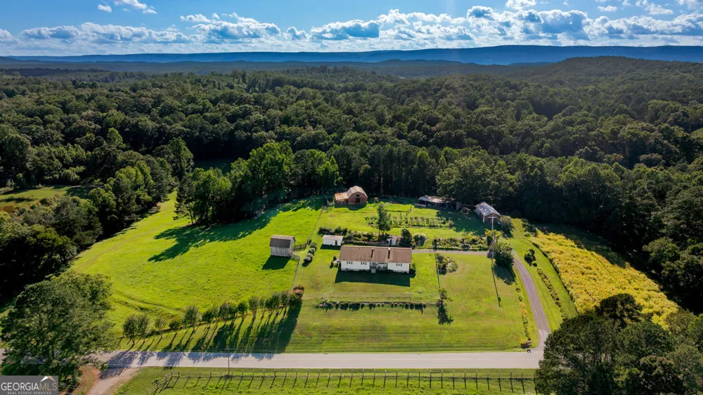 794 Halls Valley RD Trion, GA 30753