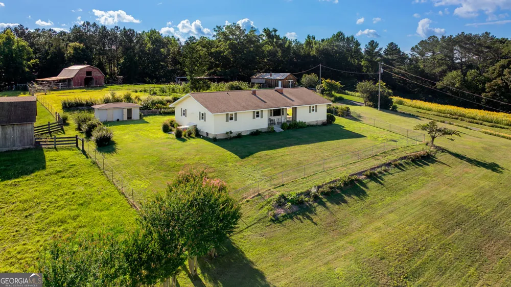 794 Halls Valley RD Trion, GA 30753