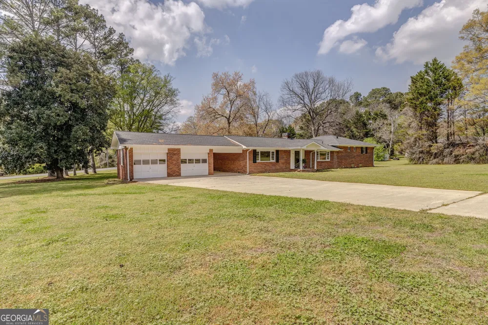 207 John Phillips RD Cedartown, GA 30125