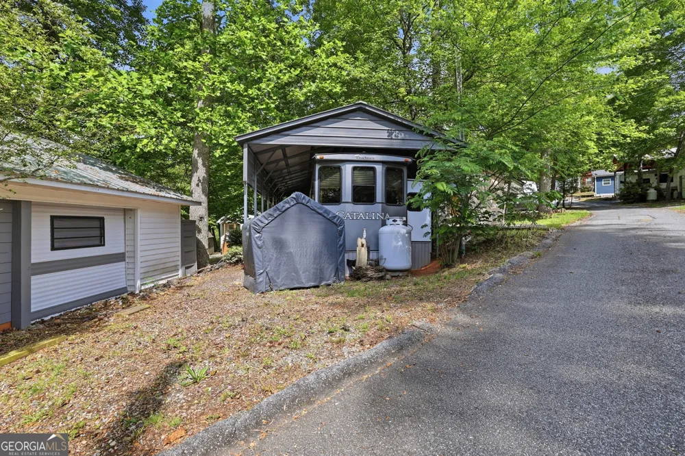1052 Mountain Shadows DR Cleveland, GA 30528