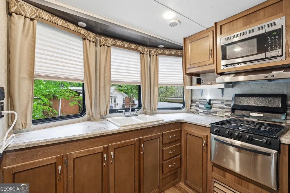 1052 Mountain Shadows DR Cleveland, GA 30528