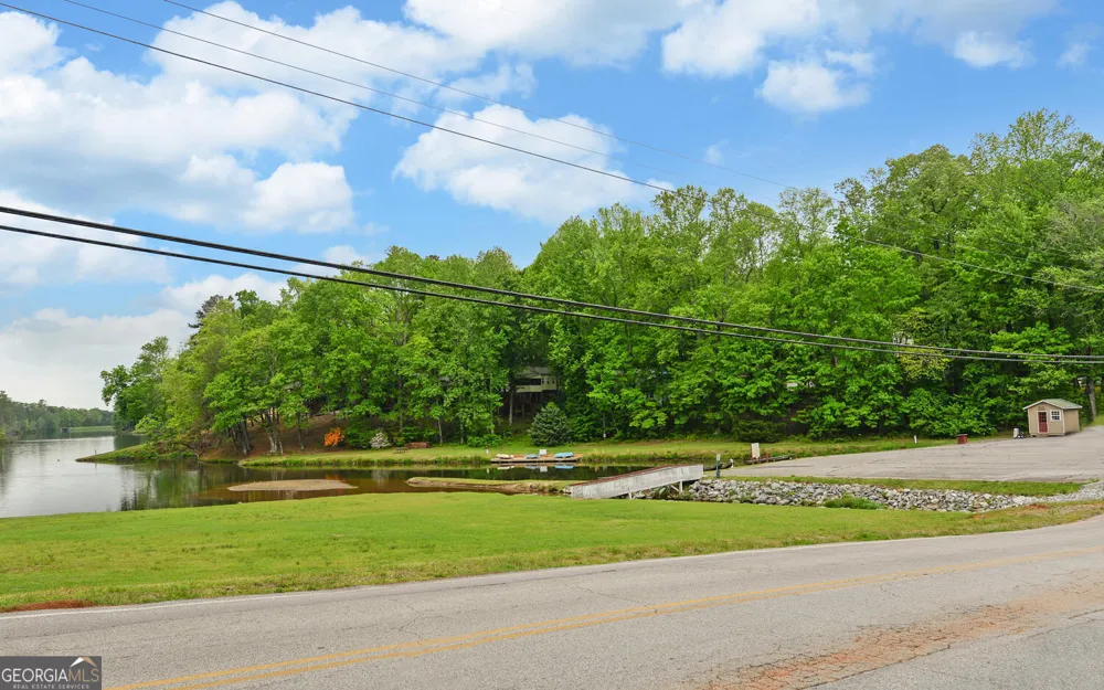 1052 Mountain Shadows DR Cleveland, GA 30528
