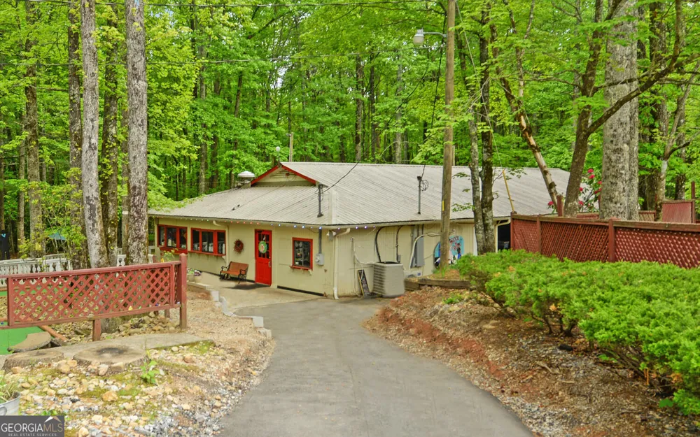 1052 Mountain Shadows DR Cleveland, GA 30528