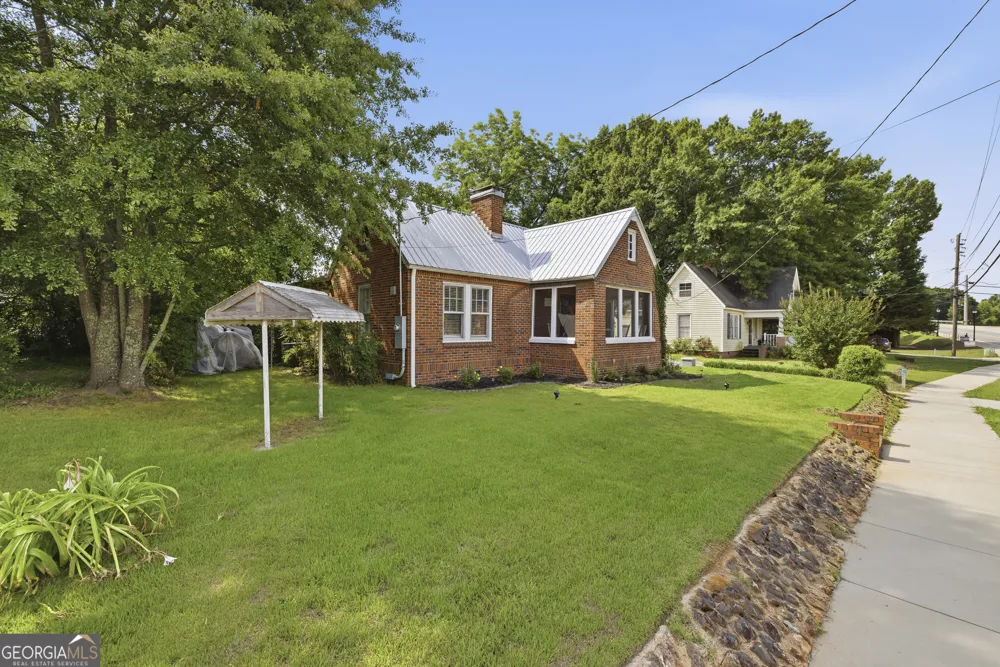 274 S Cherokee RD Social Circle, GA 30025