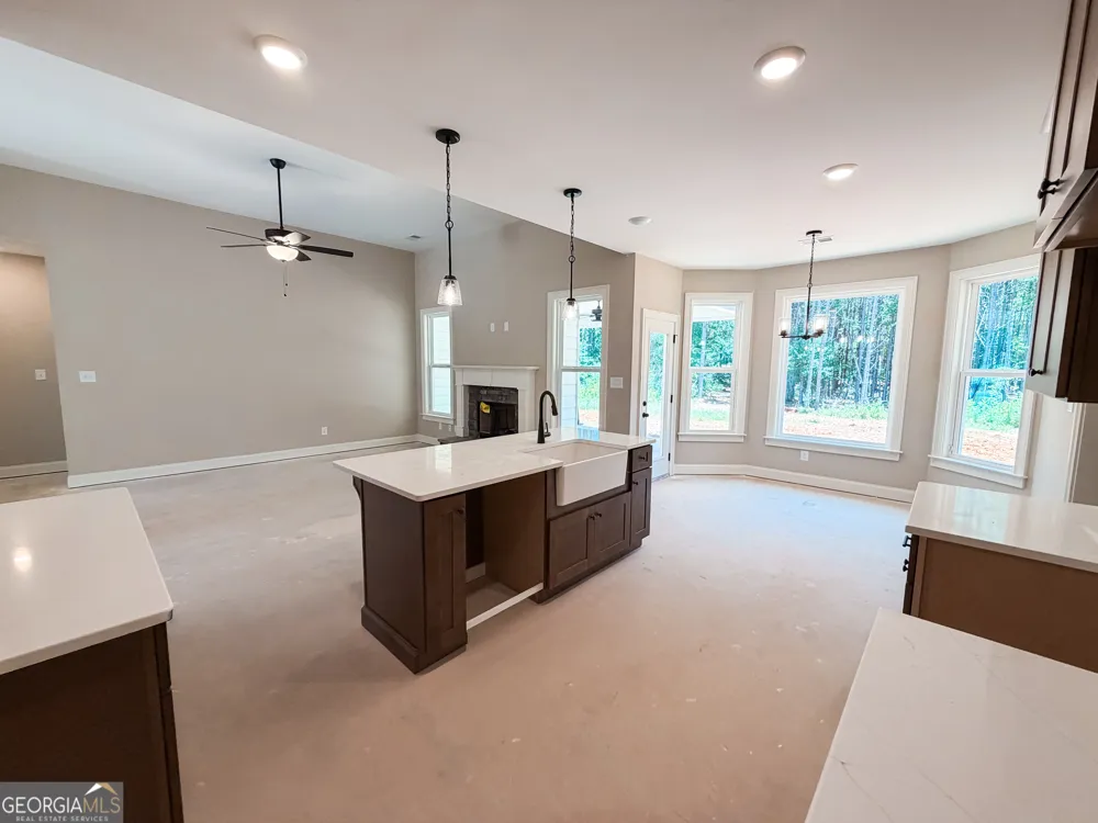 41 Commanche CIR Williamson, GA 30292