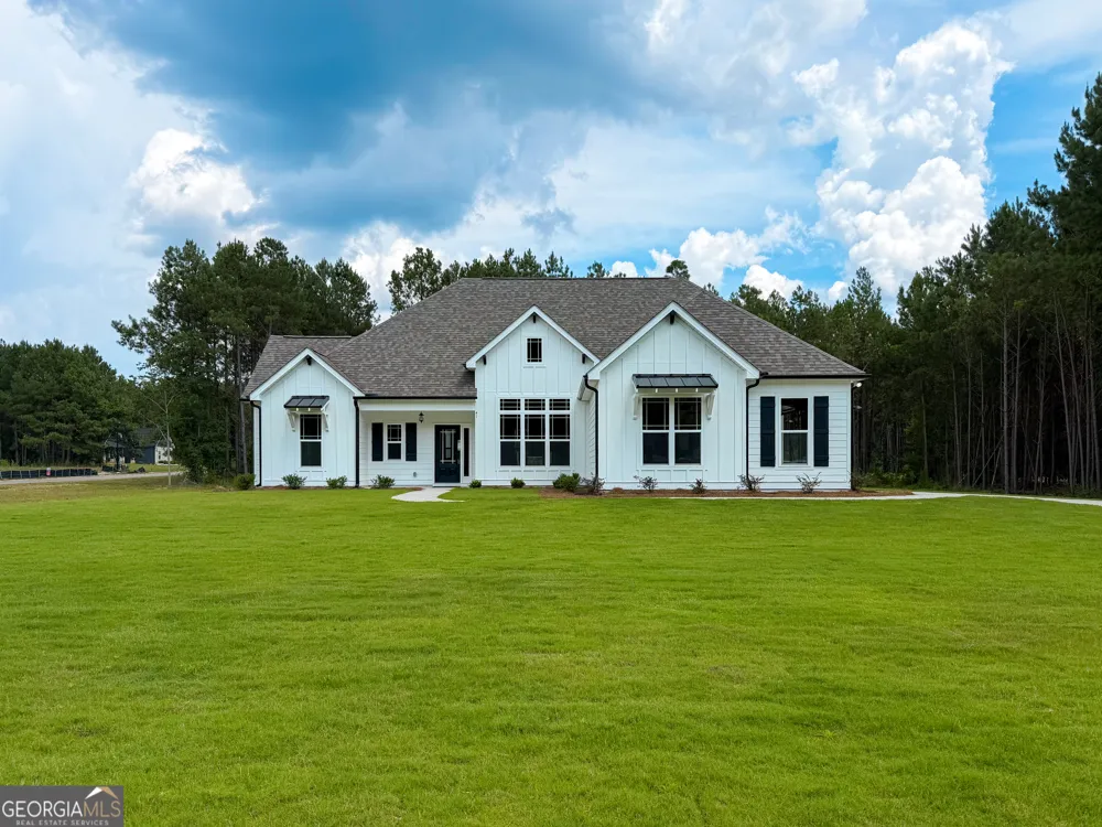 41 Commanche CIR Williamson, GA 30292