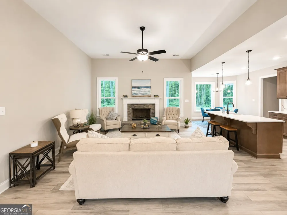 41 Commanche CIR Williamson, GA 30292