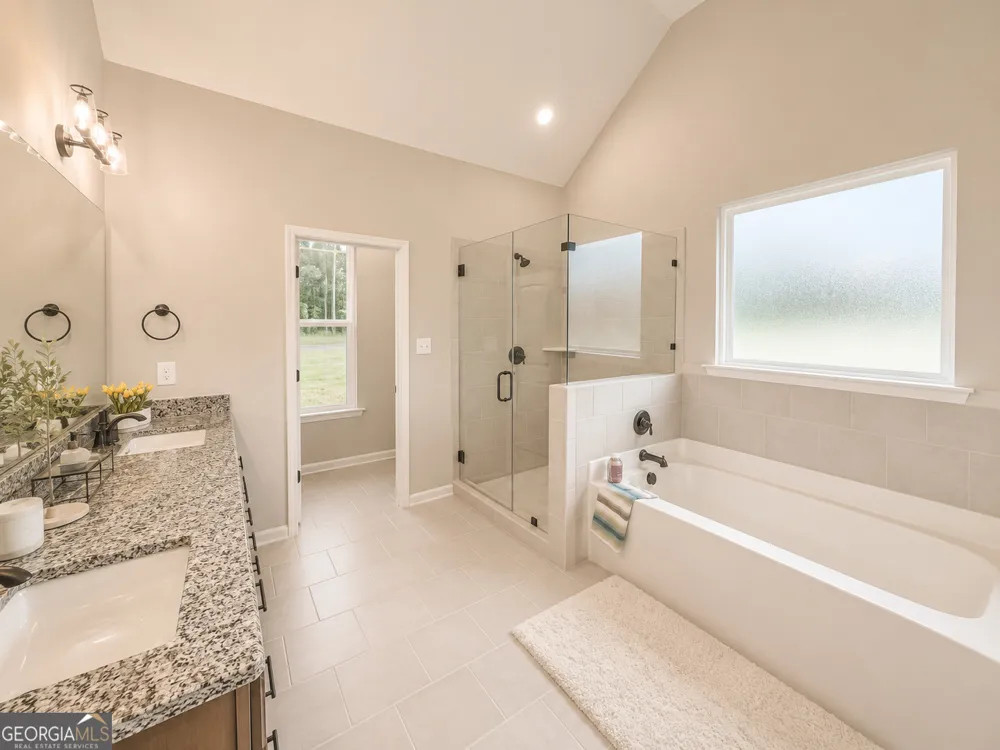 41 Commanche CIR Williamson, GA 30292