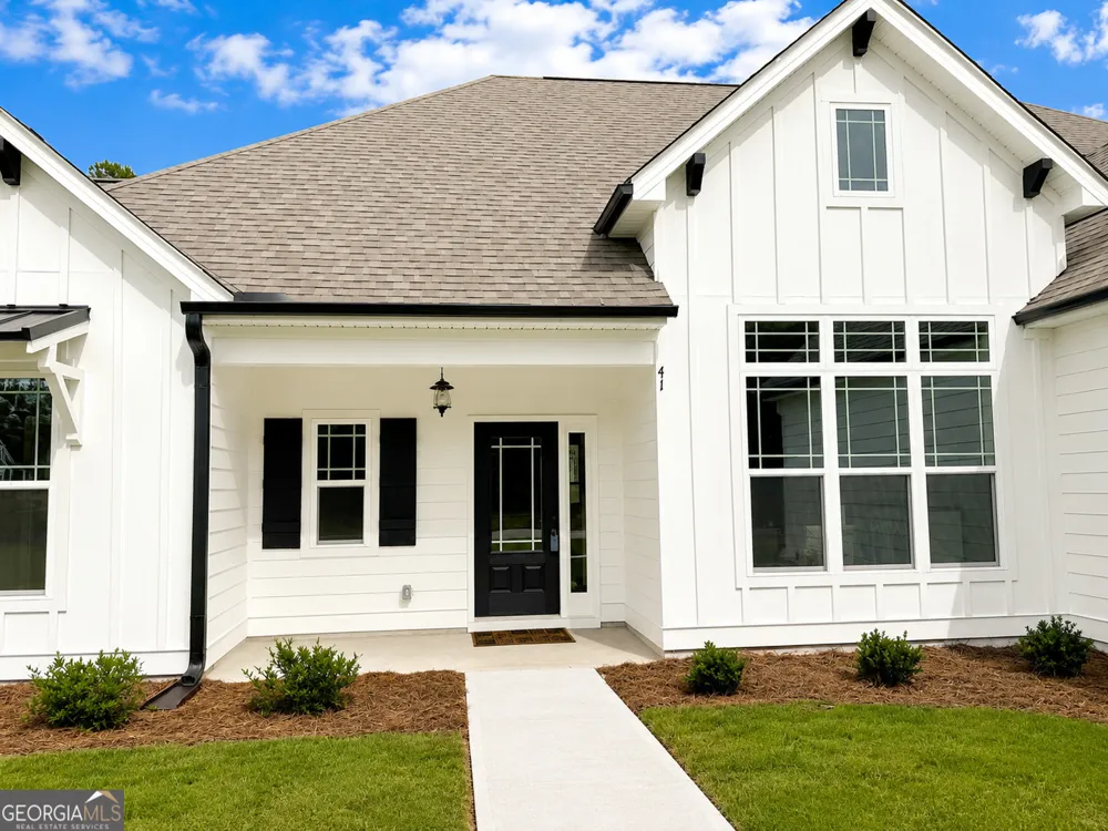 41 Commanche CIR Williamson, GA 30292