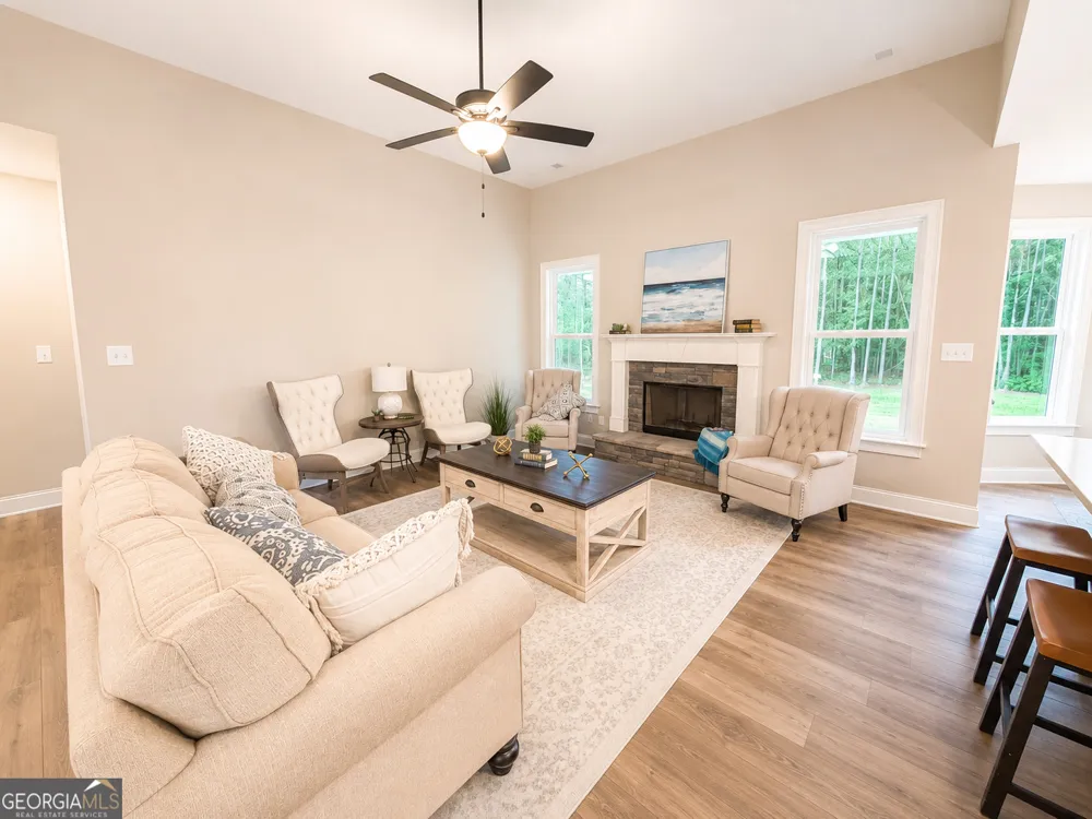 41 Commanche CIR Williamson, GA 30292