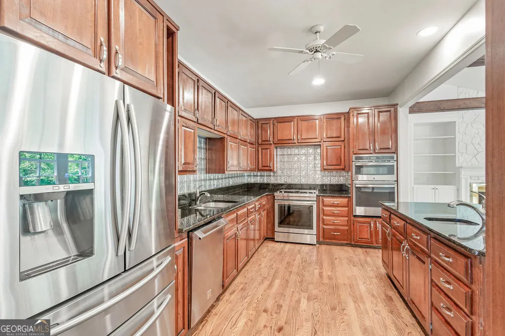 230 Haynes RD Moreland, GA 30259