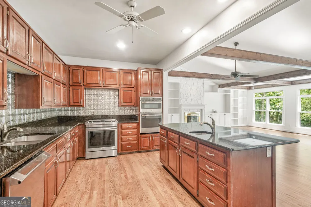 230 Haynes RD Moreland, GA 30259