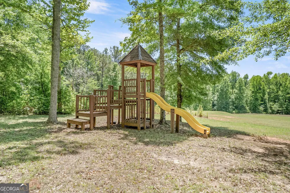 230 Haynes RD Moreland, GA 30259