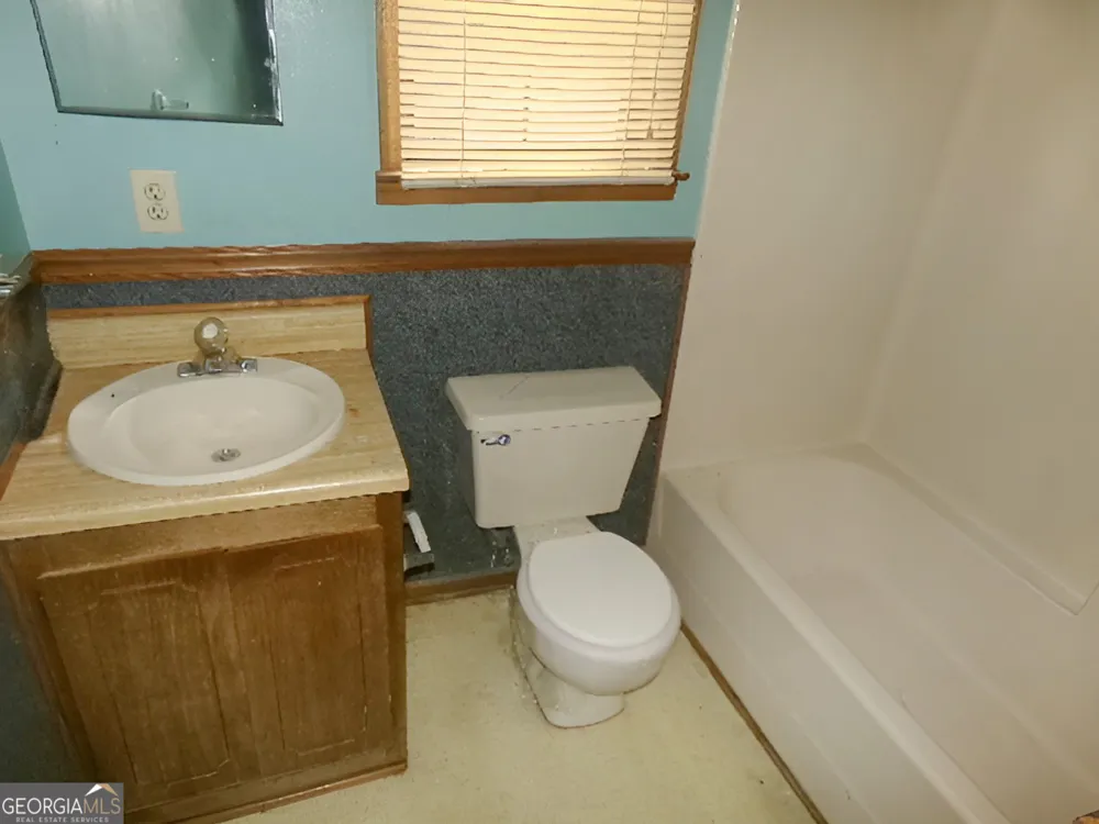 110 Irwinton CIR Toomsboro, GA 31090