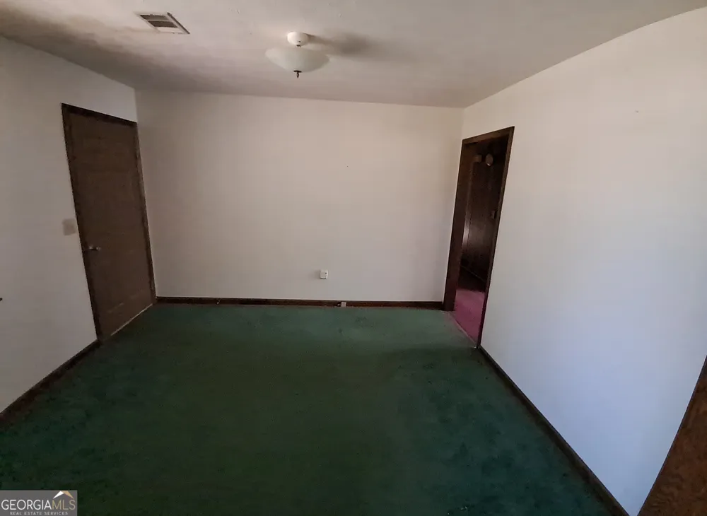 110 Irwinton CIR Toomsboro, GA 31090