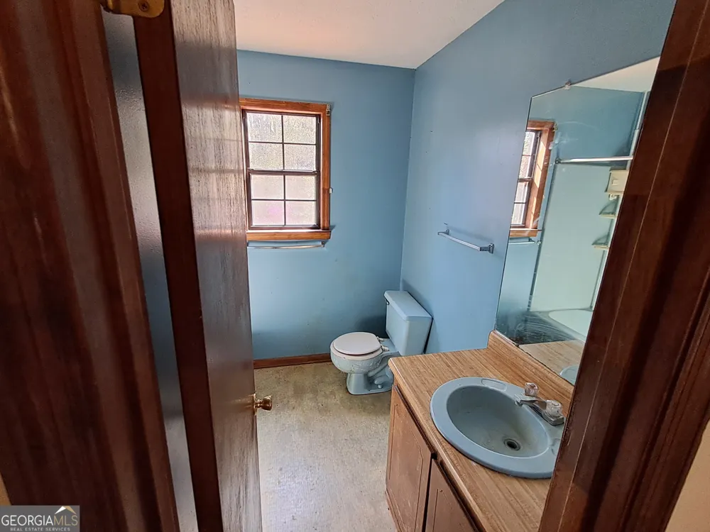 110 Irwinton CIR Toomsboro, GA 31090