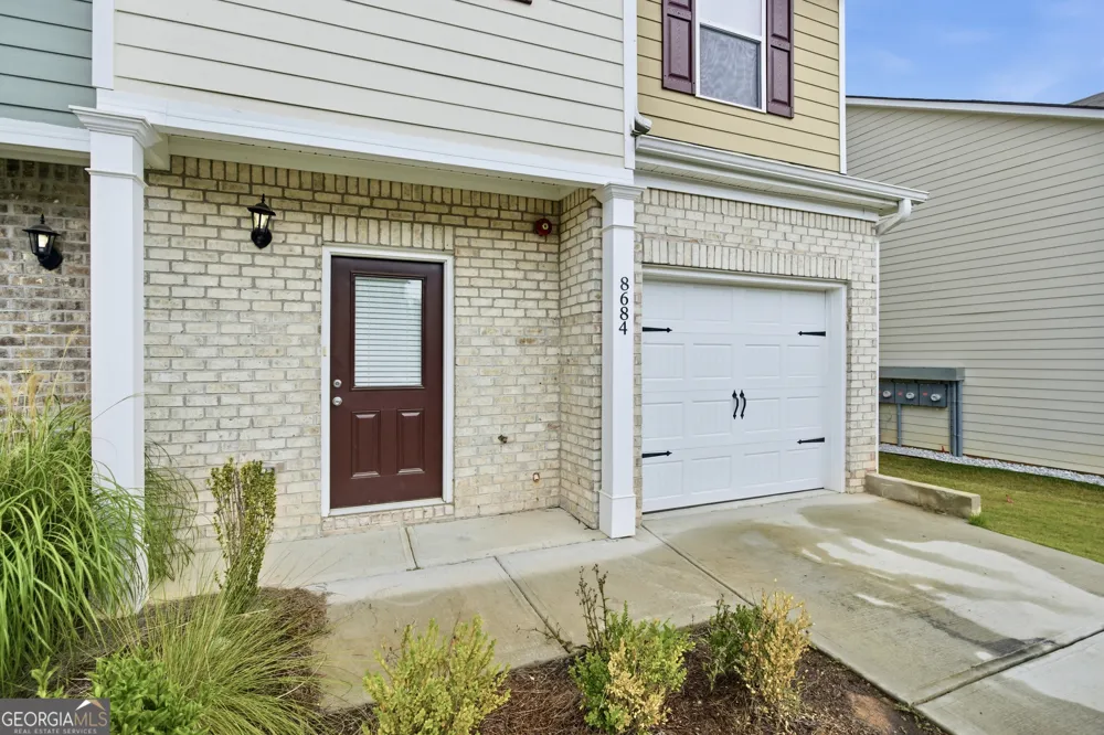 8684 Lakeview CMNS Jonesboro, GA 30238