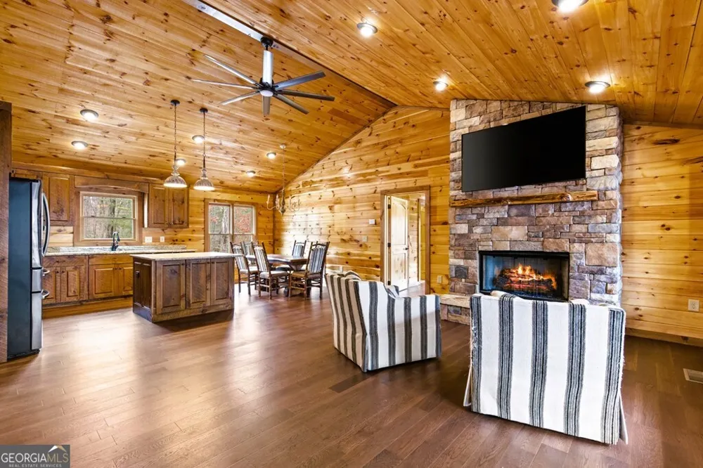 170 Ross DR Mineral Bluff, GA 30559