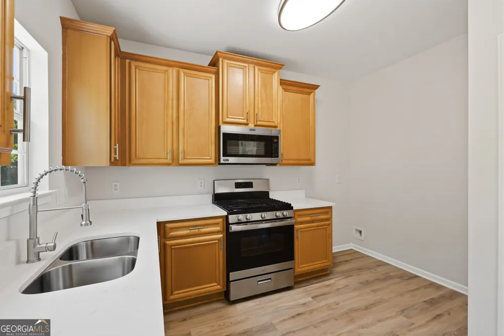 6065 Hemperly RD College Park, GA 30349