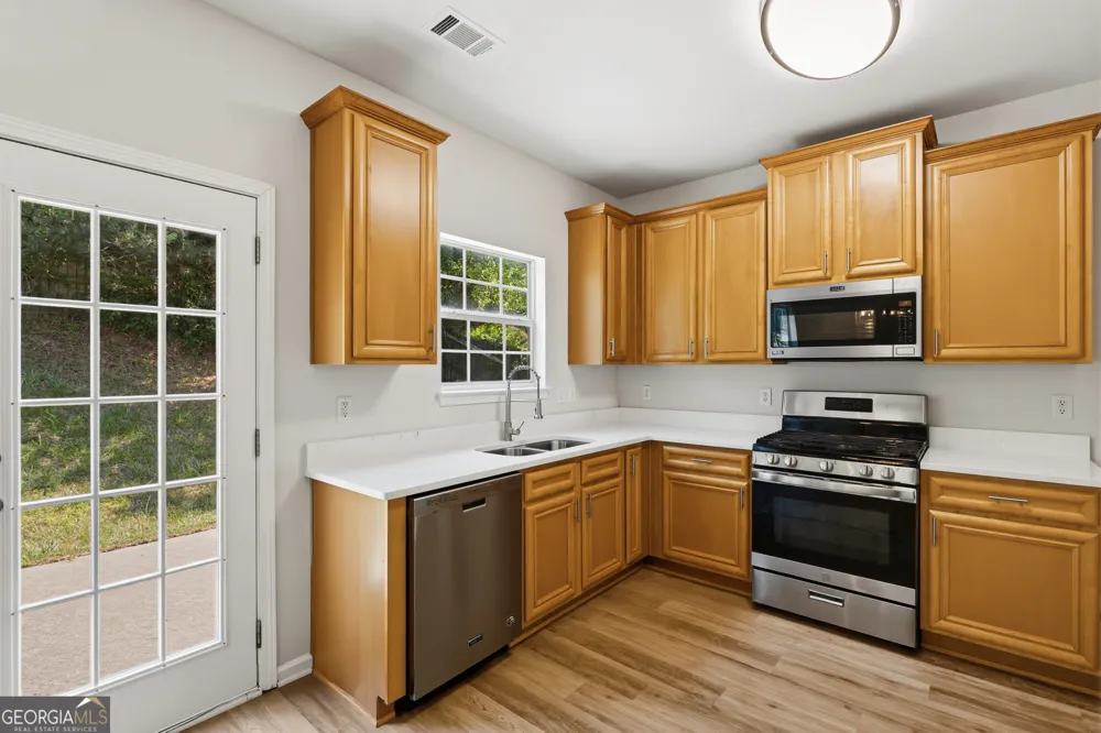 6065 Hemperly RD College Park, GA 30349