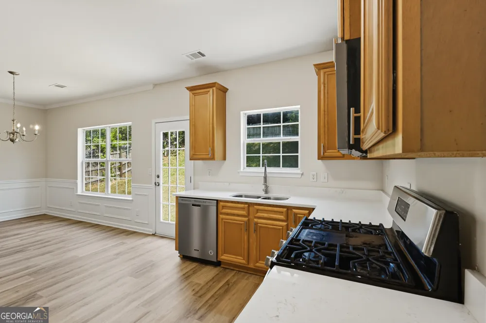 6065 Hemperly RD College Park, GA 30349