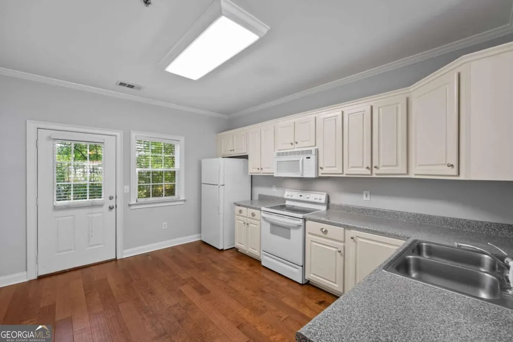 460 Barnett Shoals RD Athens, GA 30605