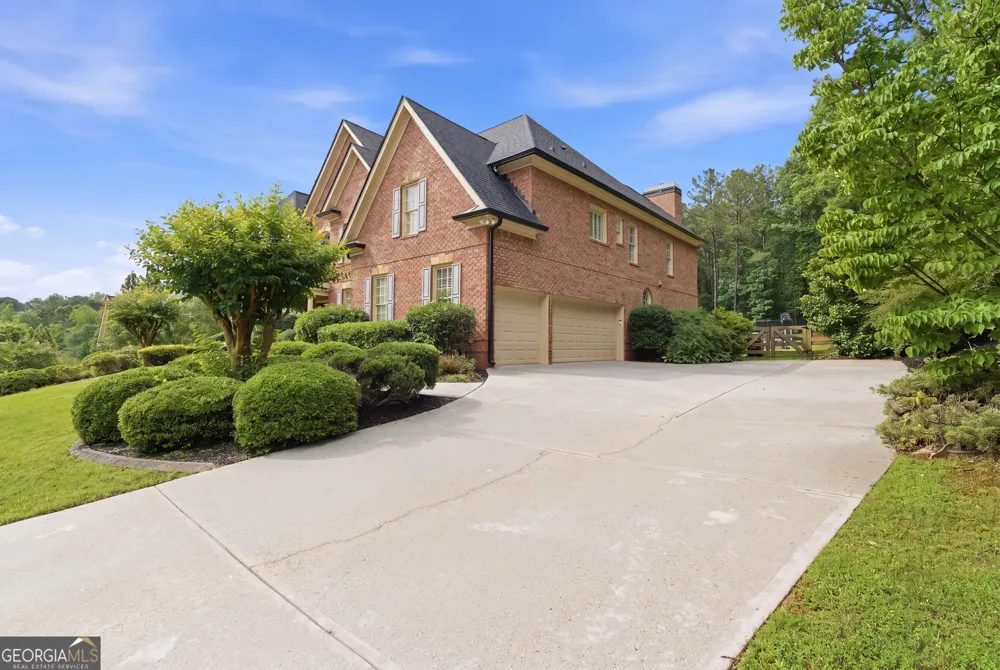 122 Ridge View DR Ball Ground, GA 30107