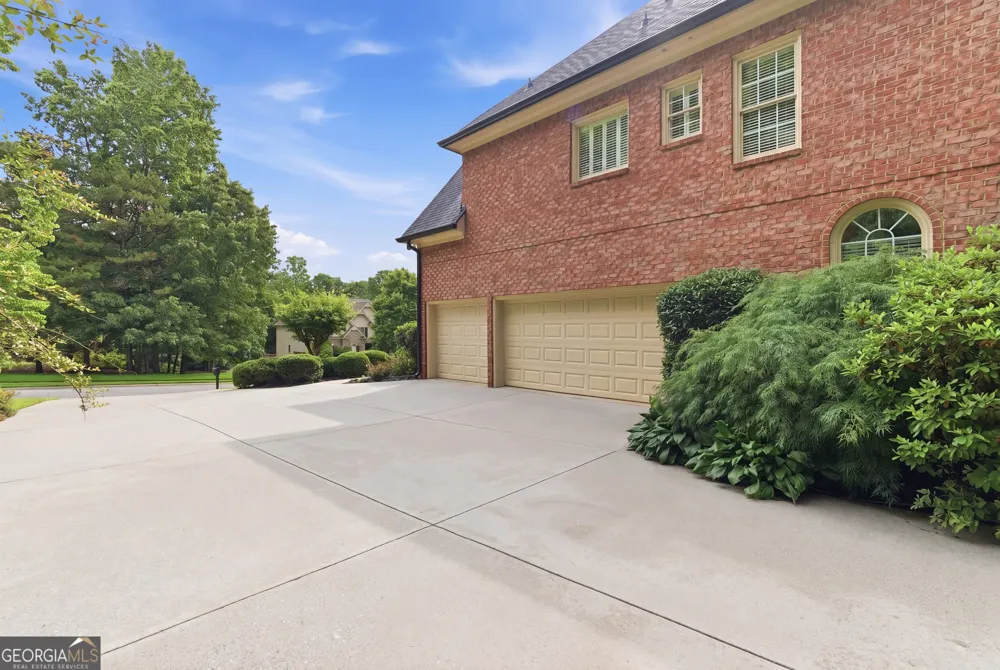 122 Ridge View DR Ball Ground, GA 30107