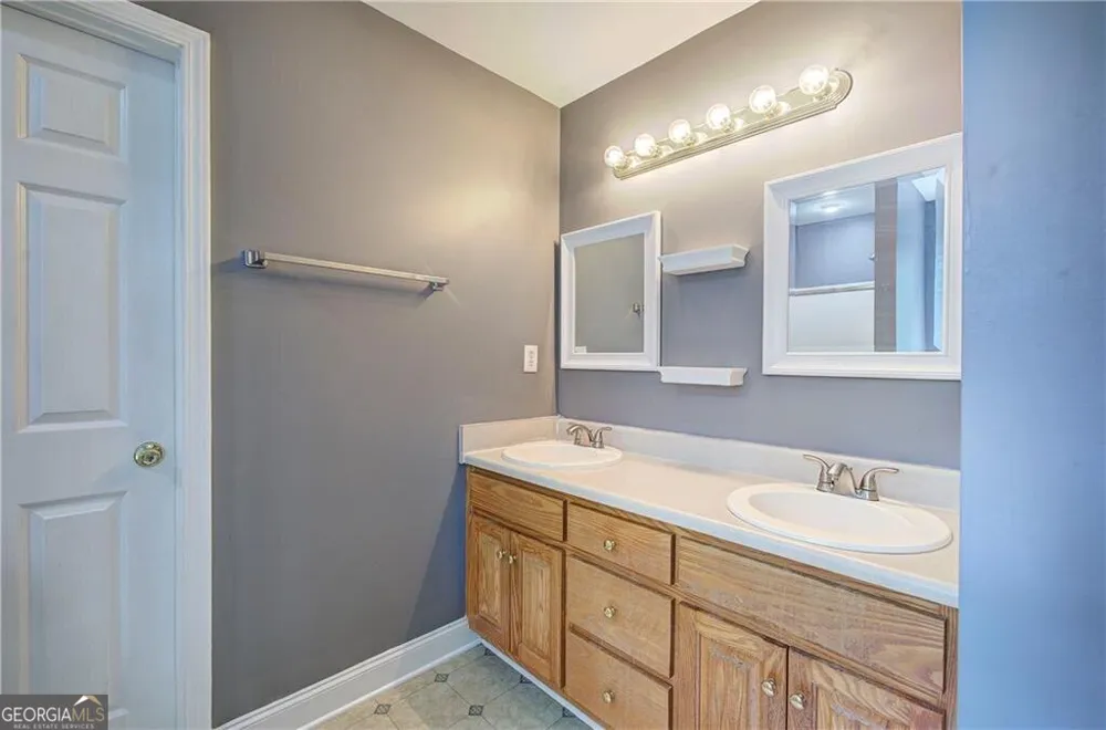 80 Iron Hill RD Taylorsville, GA 30178