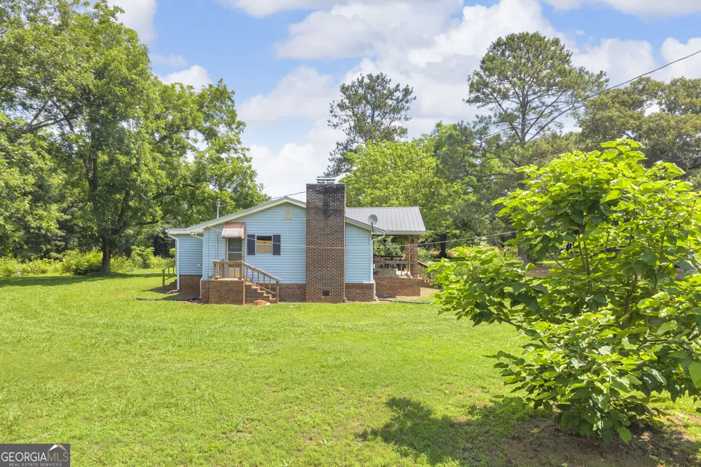 89 New House RD Canon, GA 30520