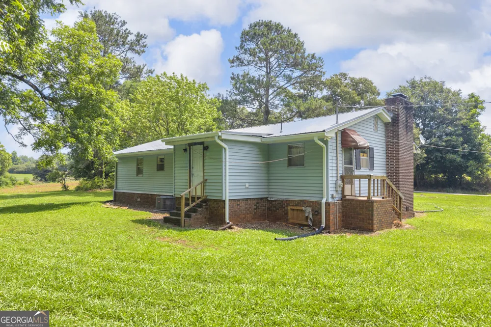 89 New House RD Canon, GA 30520