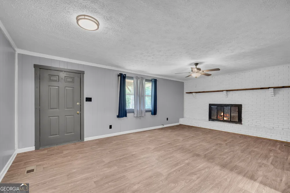 89 New House RD Canon, GA 30520