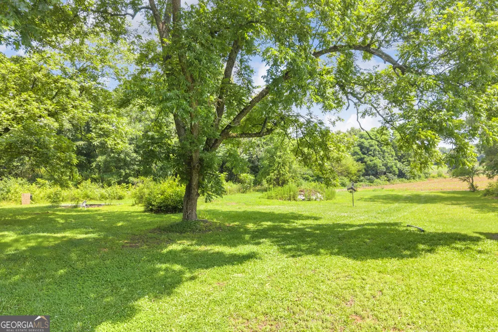 89 New House RD Canon, GA 30520