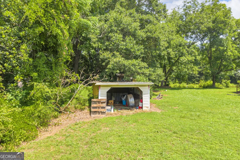 89 New House RD Canon, GA 30520
