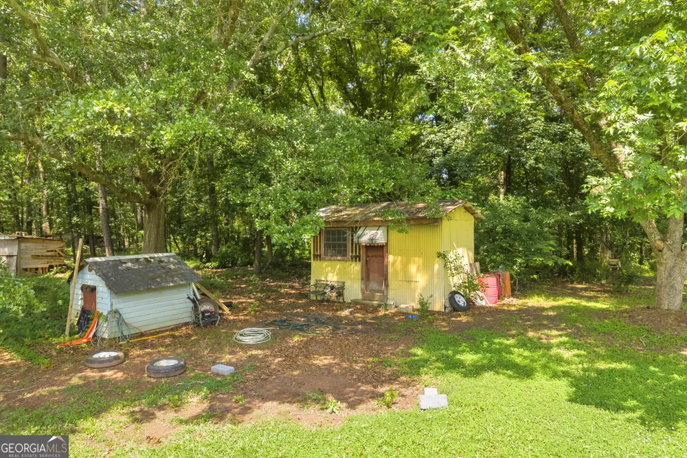 89 New House RD Canon, GA 30520