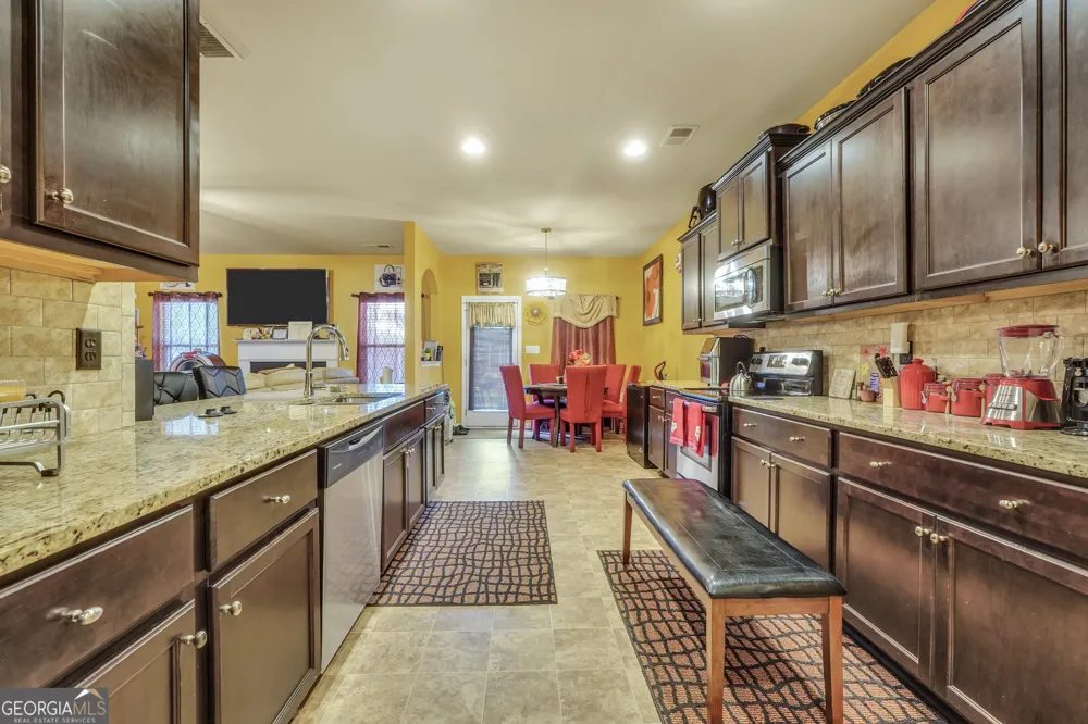 942 Amelia DR Byron, GA 31008