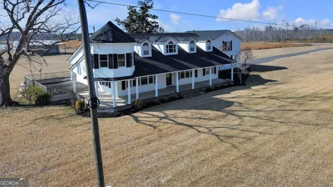 1832 Douglas HWY