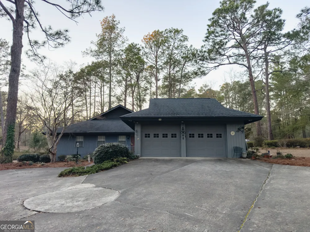 935 Odom ST Millen, GA 30442