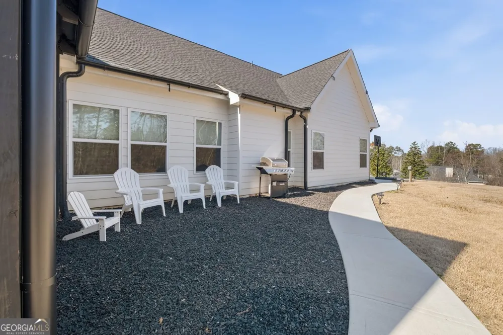 15 Willow Leaf DR Buchanan, GA 30113