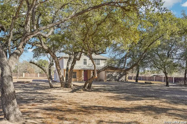 301 County Road 6862 Natalia, TX 78059