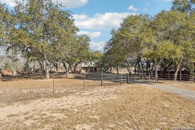301 County Road 6862 Natalia, TX 78059