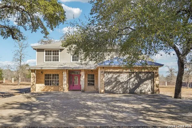 301 County Road 6862 Natalia, TX 78059