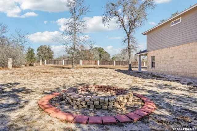 301 County Road 6862 Natalia, TX 78059