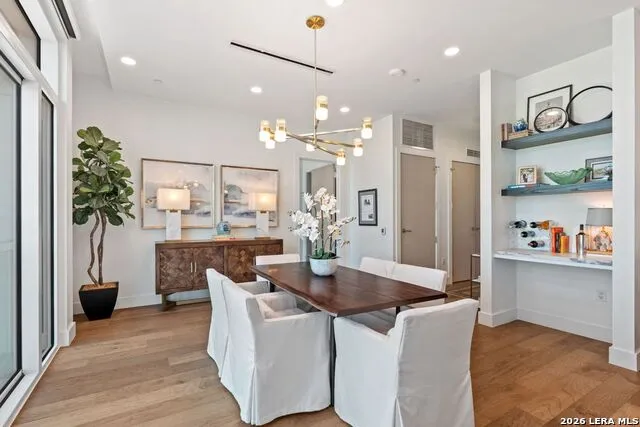 123 Lexington #APT 1410 San Antonio, TX 78205