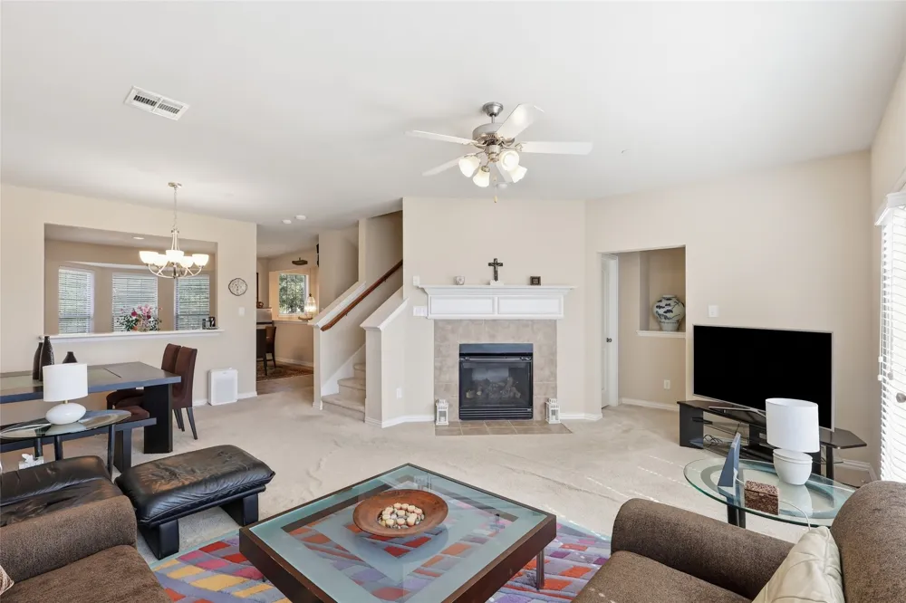 1431 Chase Lane Irving, TX 75063