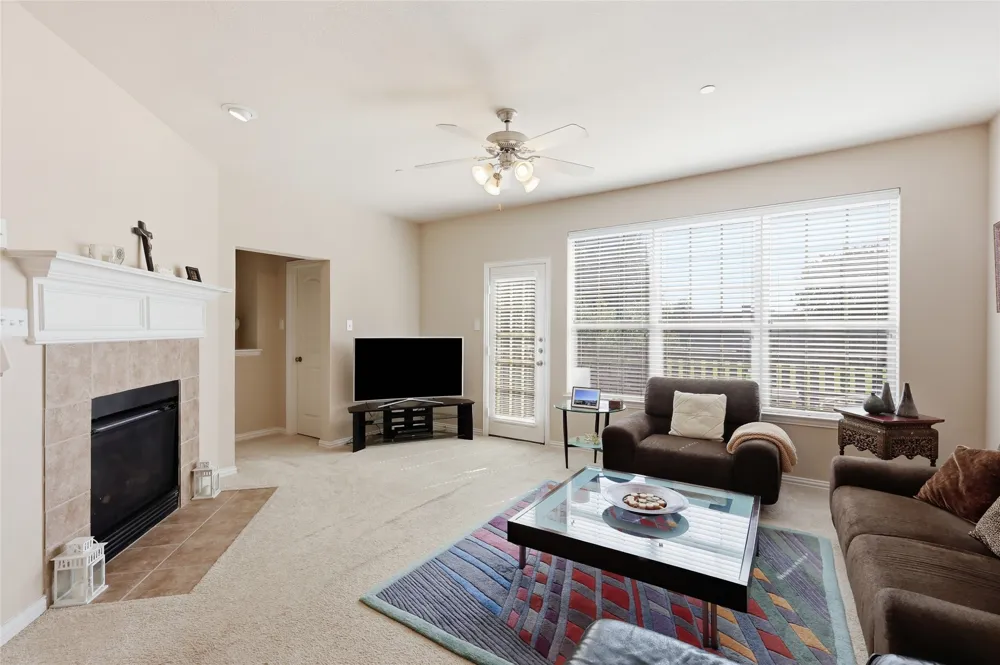 1431 Chase Lane Irving, TX 75063