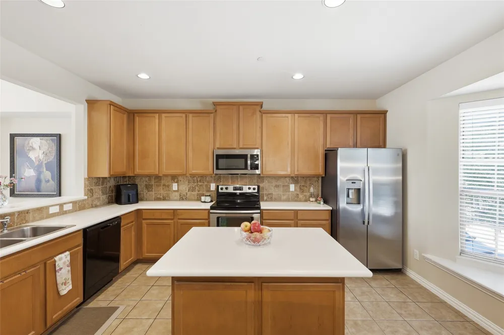 1431 Chase Lane Irving, TX 75063