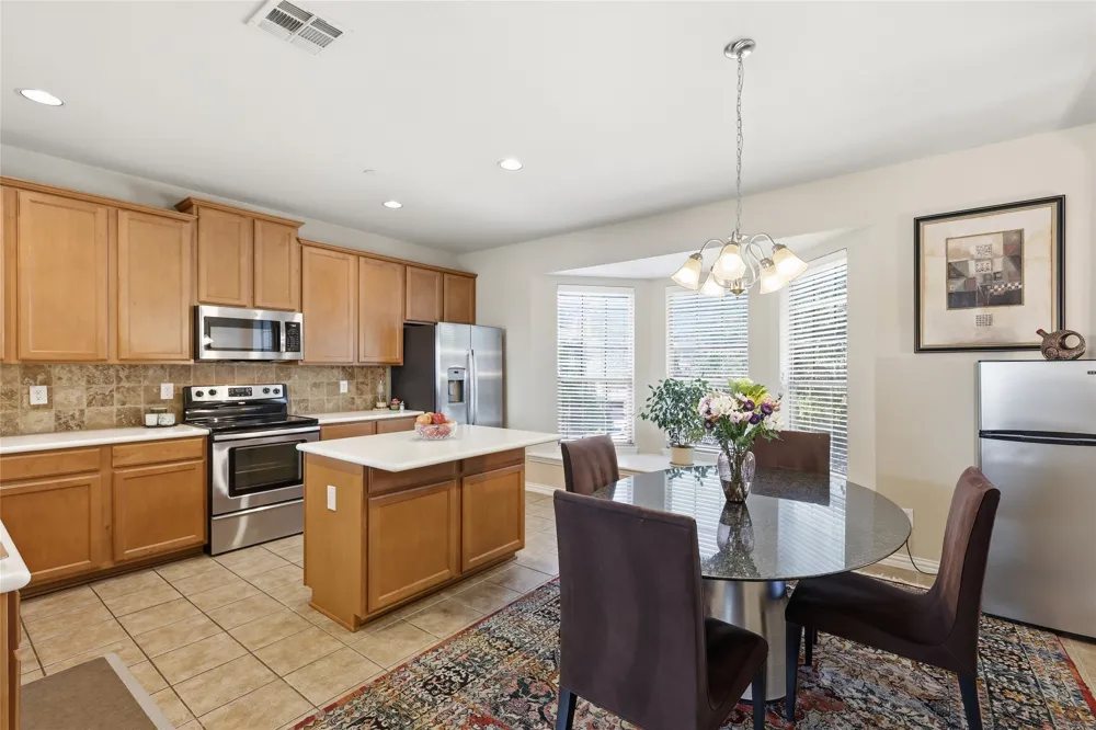 1431 Chase Lane Irving, TX 75063