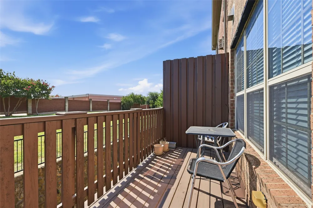 1431 Chase Lane Irving, TX 75063