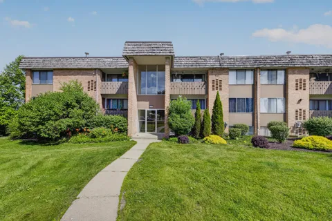 2106 Pauline Boulevard #202